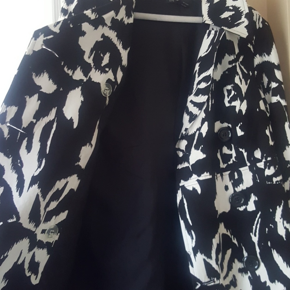 Coat - Picture 2 of 4